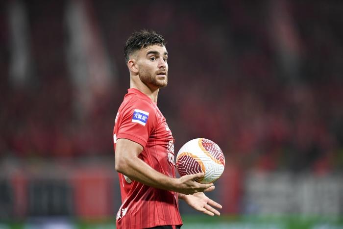 北京国安2比3不敌上海海港，莱昂纳多帽子戏法